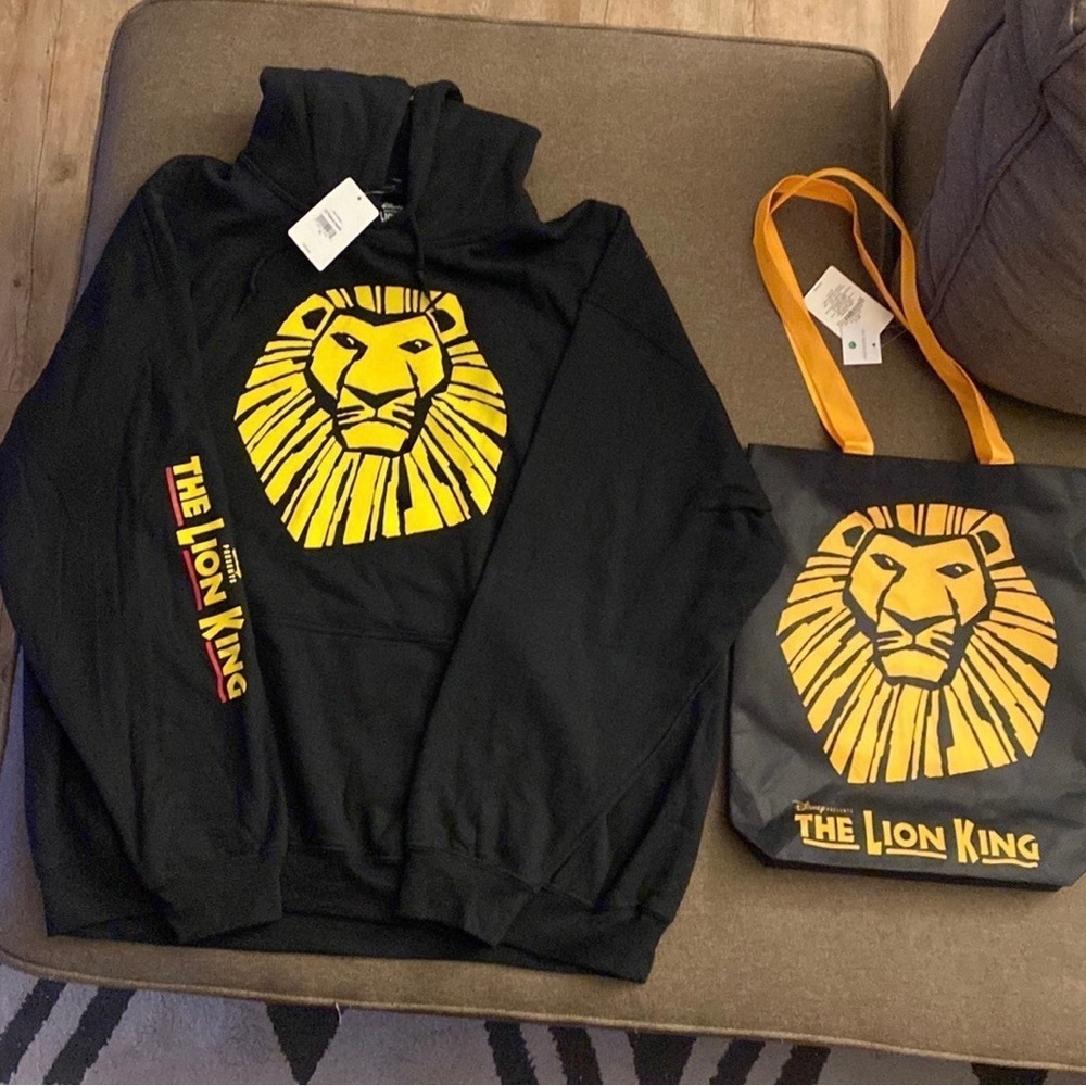 Lion King Play Sweater Size XL, Playbill & Giftbag